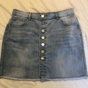Button up blue jean skirt.